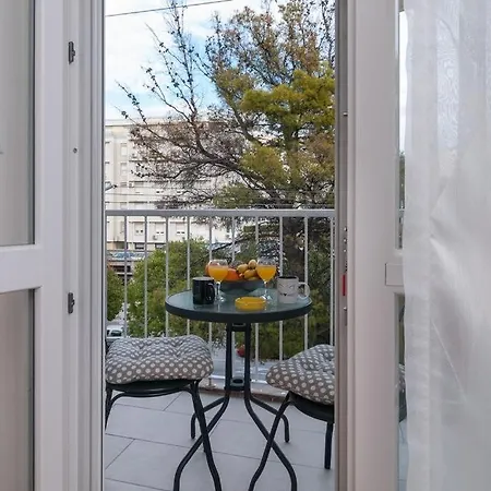 In With Balcony, Air Conditioning, Wifi, Washing Machine 4378-1 Daire